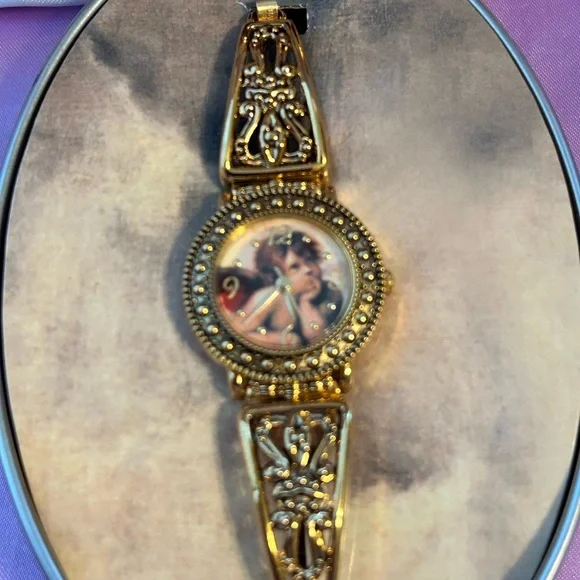 Gold Angel Motif Women's Watch - Picture 4 of 5